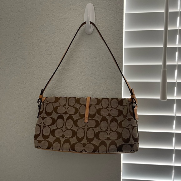 Coach purse - Picture 2 of 2